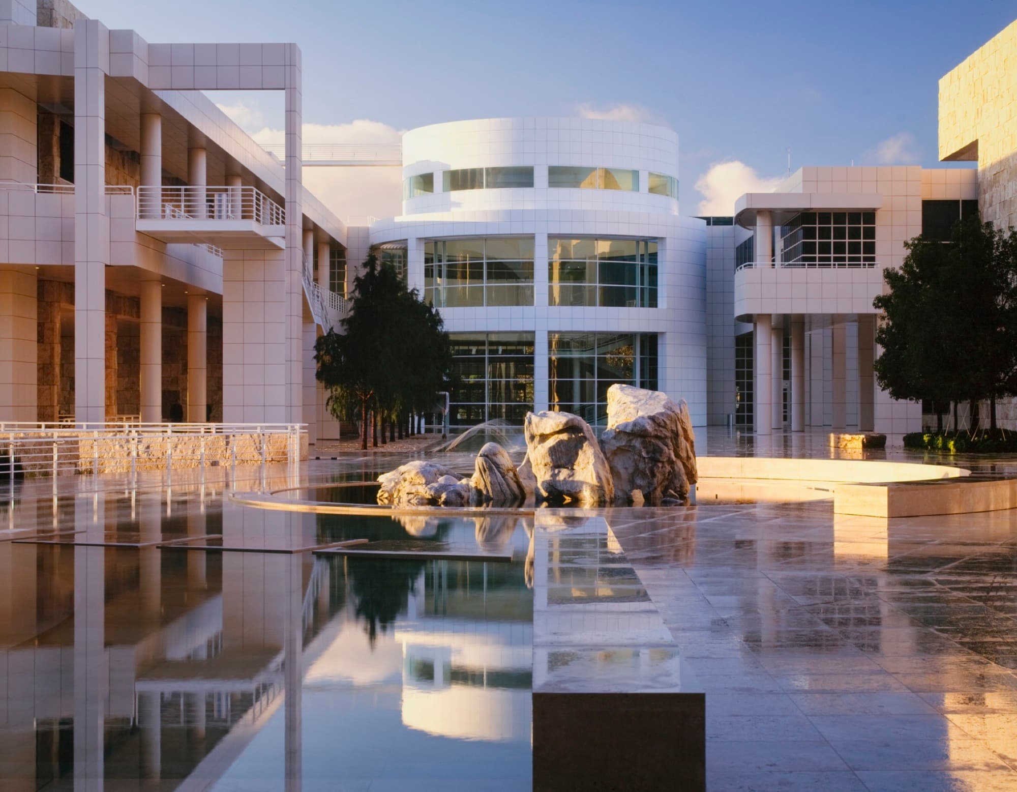 Group arriving at The Getty Center Los Angeles on a luxury sightseeing charter bus