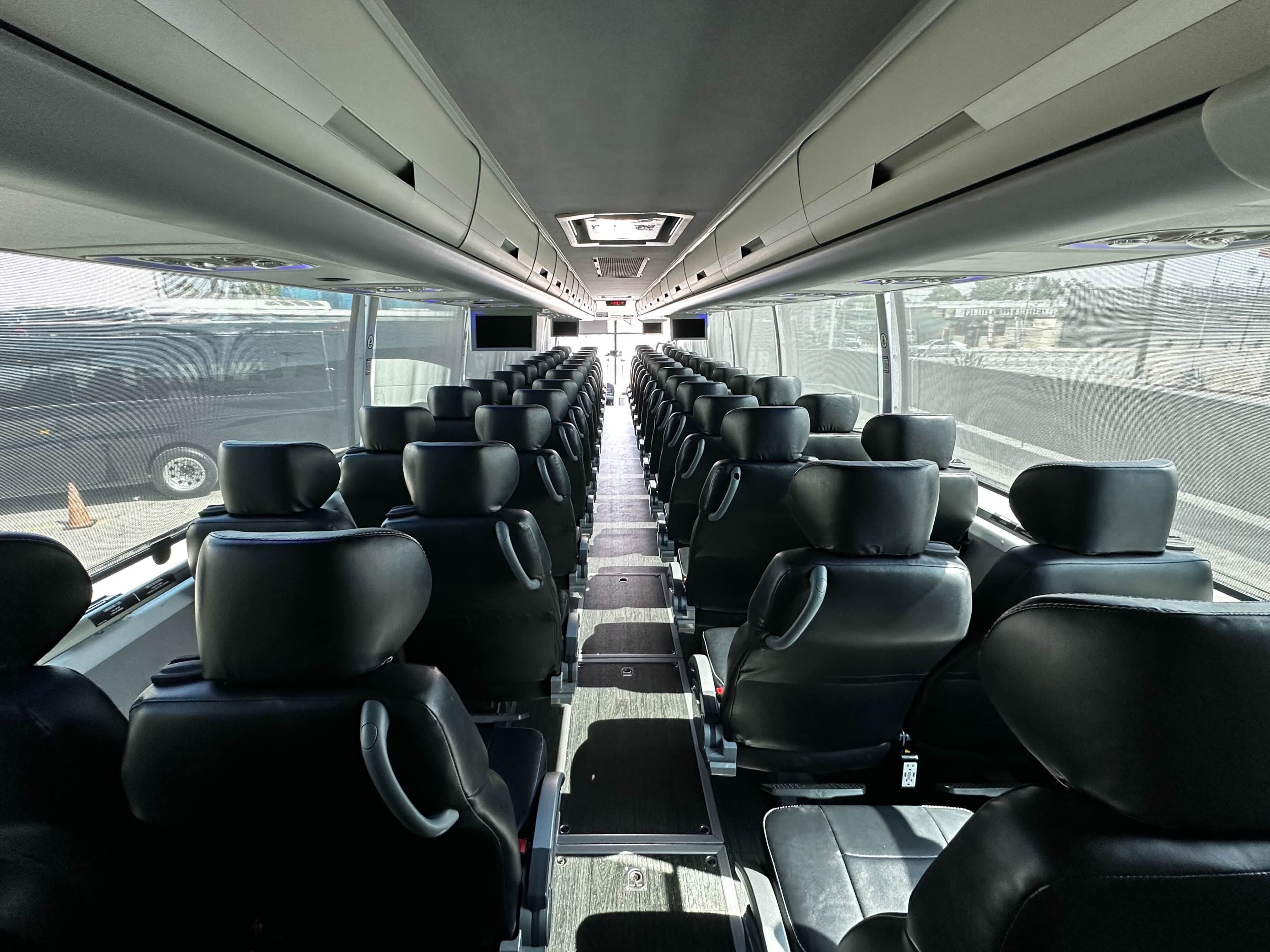Elite BHLS Volvo motorcoach — amenities